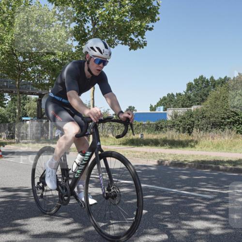 09.08.2026 - GEWOBA Citytriathlon Bremen Michael Burmester http://msf.ph/oto/9952721 09.08.2026 14:10:02 Radfahren 16, 35, 97, 119, 154, 177 meine-sportfotos.de
