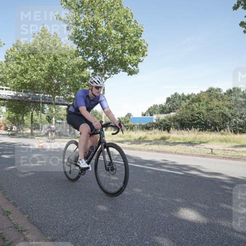 09.08.2026 - GEWOBA Citytriathlon Bremen Michael Burmester http://msf.ph/oto/9952776 09.08.2026 10:33:47 Radfahren 215, 280, 455, 474, 492, 510, 532 meine-sportfotos.de