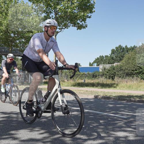 09.08.2026 - GEWOBA Citytriathlon Bremen Michael Burmester http://msf.ph/oto/9952831 09.08.2026 14:11:22 Radfahren 11, 13, 26, 68, 76, 79, 84, 85, 92, 109, 117, 128, 129, 139, 143, 144, 150, 155 meine-sportfotos.de
