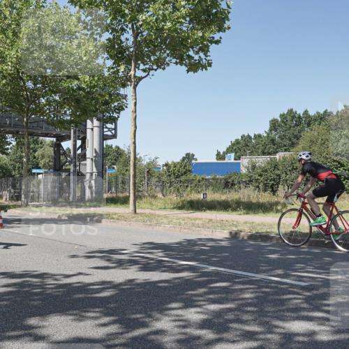 09.08.2026 - GEWOBA Citytriathlon Bremen Michael Burmester http://msf.ph/oto/9952870 09.08.2026 14:12:08 Radfahren 44, 60, 70, 350 meine-sportfotos.de