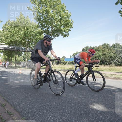 09.08.2026 - GEWOBA Citytriathlon Bremen Michael Burmester http://msf.ph/oto/9952906 09.08.2026 10:35:12 Radfahren 27, 129, 143, 169, 195, 326, 436, 440, 446, 467, 473, 476, 487, 513, 527 meine-sportfotos.de