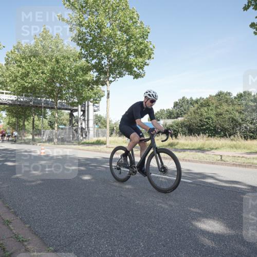 09.08.2026 - GEWOBA Citytriathlon Bremen Michael Burmester http://msf.ph/oto/9952974 09.08.2026 10:35:47 Radfahren 17, 29, 37, 43, 107, 119, 123, 141, 181, 201, 217, 241, 423, 462, 471, 509 meine-sportfotos.de