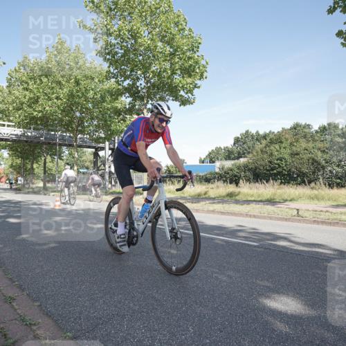 09.08.2026 - GEWOBA Citytriathlon Bremen Michael Burmester http://msf.ph/oto/9952978 09.08.2026 10:35:49 Radfahren 17, 29, 37, 43, 89, 107, 109, 119, 123, 141, 181, 201, 217, 241, 423, 462, 471, 494, 509 meine-sportfotos.de
