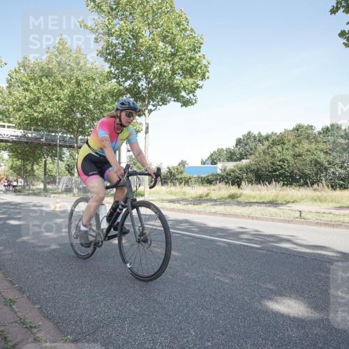 09.08.2026 - GEWOBA Citytriathlon Bremen Michael Burmester http://msf.ph/oto/9953000 09.08.2026 10:35:58 Radfahren 17, 29, 89, 107, 109, 119, 123, 151, 153, 167, 187, 201, 241, 444, 462, 466, 471, 494 meine-sportfotos.de