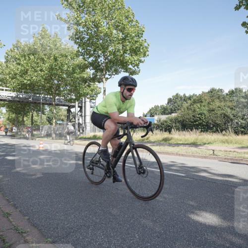 09.08.2026 - GEWOBA Citytriathlon Bremen Michael Burmester http://msf.ph/oto/9953026 09.08.2026 10:36:14 Radfahren 23, 390, 460, 480, 530 meine-sportfotos.de