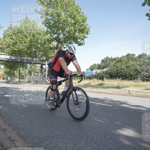 09.08.2026 - GEWOBA Citytriathlon Bremen Michael Burmester http://msf.ph/oto/9953090 09.08.2026 10:36:57 Radfahren 13, 31, 33, 55, 85, 93, 111, 155, 157, 205, 235, 247, 491 meine-sportfotos.de