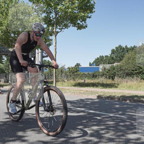 09.08.2026 - GEWOBA Citytriathlon Bremen Michael Burmester http://msf.ph/oto/9953107 09.08.2026 14:15:33 Radfahren 7, 10, 80, 122, 218, 257, 260, 263, 285, 302, 349, 354, 433 meine-sportfotos.de