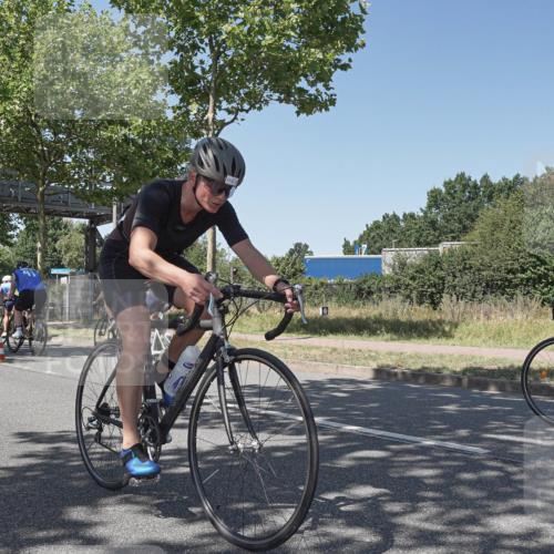 09.08.2026 - GEWOBA Citytriathlon Bremen Michael Burmester http://msf.ph/oto/9953117 09.08.2026 14:15:37 Radfahren 7, 10, 122, 218, 257, 260, 263, 285, 302, 349, 354, 433 meine-sportfotos.de