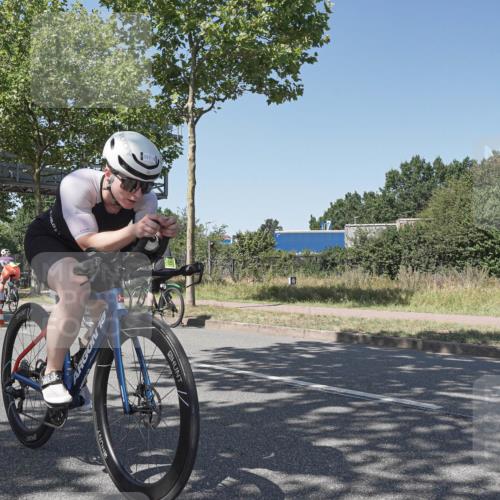 09.08.2026 - GEWOBA Citytriathlon Bremen Michael Burmester http://msf.ph/oto/9953121 09.08.2026 14:15:39 Radfahren 7, 10, 122, 218, 257, 260, 263, 285, 302, 349, 354, 433 meine-sportfotos.de