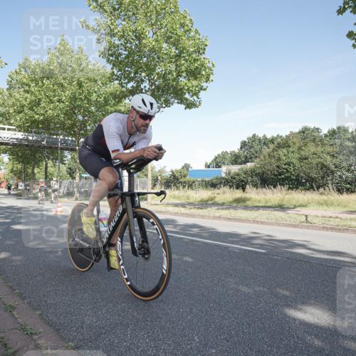 09.08.2026 - GEWOBA Citytriathlon Bremen Michael Burmester http://msf.ph/oto/9953138 09.08.2026 10:37:44 Radfahren 45, 185, 237, 387, 434 meine-sportfotos.de