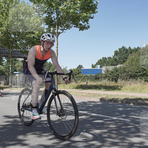 09.08.2026 - GEWOBA Citytriathlon Bremen Michael Burmester http://msf.ph/oto/9953141 09.08.2026 14:15:52 Radfahren 14, 37, 43, 89, 133, 163, 172, 218, 263, 291, 308 meine-sportfotos.de