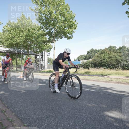 09.08.2026 - GEWOBA Citytriathlon Bremen Michael Burmester http://msf.ph/oto/9953144 09.08.2026 10:38:05 Radfahren 35, 75, 117, 149, 229, 310, 488 meine-sportfotos.de