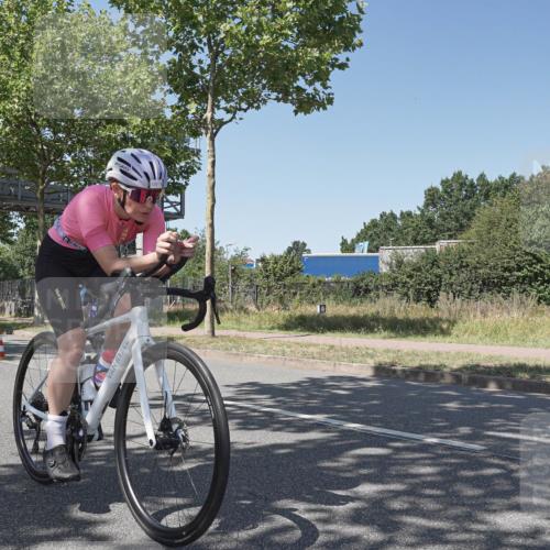 09.08.2026 - GEWOBA Citytriathlon Bremen Michael Burmester http://msf.ph/oto/9953201 09.08.2026 14:16:36 Radfahren 58, 132, 192, 203, 220, 240, 271, 284, 325, 351, 360 meine-sportfotos.de
