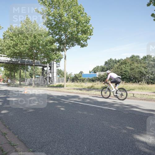 09.08.2026 - GEWOBA Citytriathlon Bremen Michael Burmester http://msf.ph/oto/9953230 09.08.2026 10:39:42 Radfahren 9, 71, 227, 245, 469, 499 meine-sportfotos.de