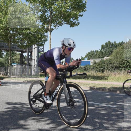 09.08.2026 - GEWOBA Citytriathlon Bremen Michael Burmester http://msf.ph/oto/9953309 09.08.2026 14:17:38 Radfahren 88, 106, 110, 193, 229, 256, 269, 274, 290, 309, 316, 321, 337, 356, 429, 457, 470 meine-sportfotos.de