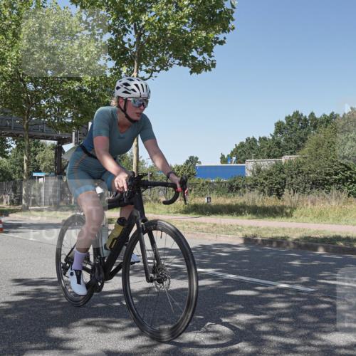 09.08.2026 - GEWOBA Citytriathlon Bremen Michael Burmester http://msf.ph/oto/9953336 09.08.2026 14:17:49 Radfahren 65, 190, 205, 229, 235, 256, 269, 290, 292, 293, 305, 316, 320, 336, 378, 429, 457, 470, 485 meine-sportfotos.de