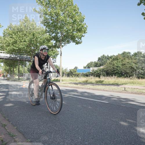 09.08.2026 - GEWOBA Citytriathlon Bremen Michael Burmester http://msf.ph/oto/9953346 09.08.2026 10:42:26 Radfahren 286, 297, 301, 322, 422, 475 meine-sportfotos.de