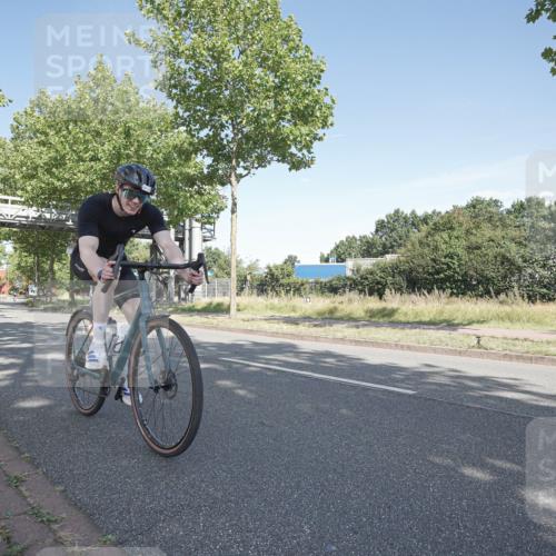 09.08.2026 - GEWOBA Citytriathlon Bremen Michael Burmester http://msf.ph/oto/9953350 09.08.2026 10:42:36 Radfahren 199, 297, 322, 422 meine-sportfotos.de
