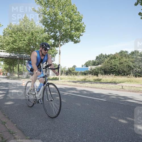09.08.2026 - GEWOBA Citytriathlon Bremen Michael Burmester http://msf.ph/oto/9953372 09.08.2026 10:43:01 Radfahren 318, 323, 389, 393 meine-sportfotos.de