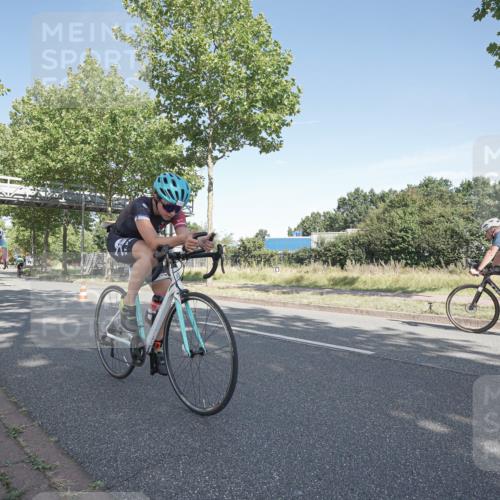 09.08.2026 - GEWOBA Citytriathlon Bremen Michael Burmester http://msf.ph/oto/9953376 09.08.2026 10:43:05 Radfahren 318, 323, 389, 393, 427 meine-sportfotos.de