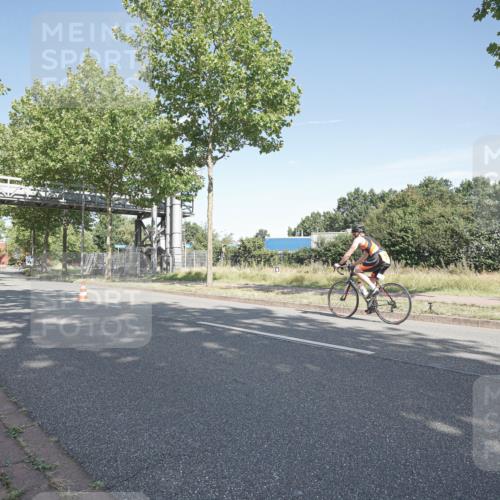 09.08.2026 - GEWOBA Citytriathlon Bremen Michael Burmester http://msf.ph/oto/9953414 09.08.2026 10:44:10 Radfahren 383, 441 meine-sportfotos.de