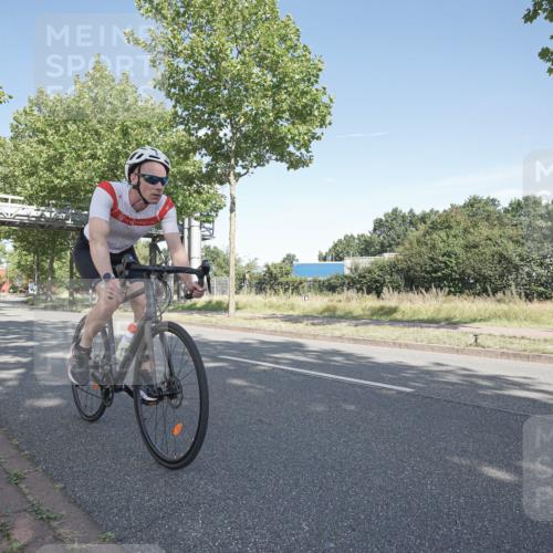 09.08.2026 - GEWOBA Citytriathlon Bremen Michael Burmester http://msf.ph/oto/9953427 09.08.2026 10:44:36 Radfahren 345, 523 meine-sportfotos.de