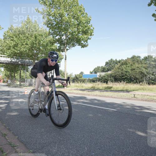 09.08.2026 - GEWOBA Citytriathlon Bremen Michael Burmester http://msf.ph/oto/9953431 09.08.2026 10:44:48 Radfahren 231, 398, 523 meine-sportfotos.de