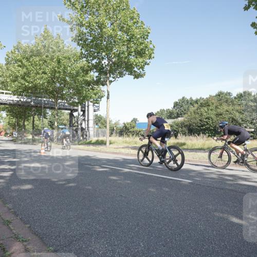 09.08.2026 - GEWOBA Citytriathlon Bremen Michael Burmester http://msf.ph/oto/9953462 09.08.2026 10:45:34 Radfahren 355 meine-sportfotos.de