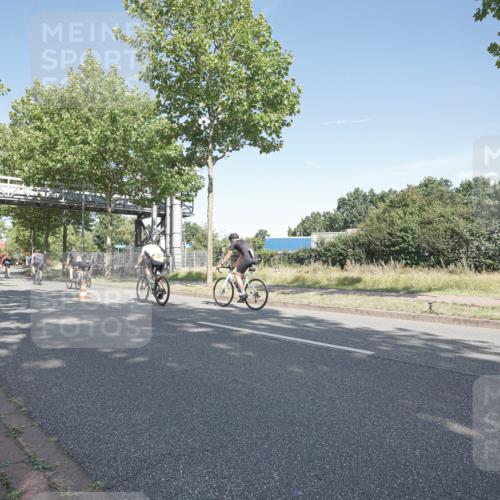 09.08.2026 - GEWOBA Citytriathlon Bremen Michael Burmester http://msf.ph/oto/9953467 09.08.2026 10:45:36 Radfahren 355 meine-sportfotos.de