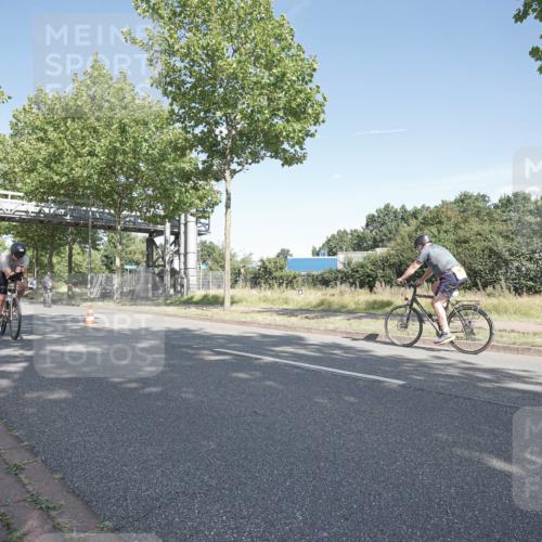 09.08.2026 - GEWOBA Citytriathlon Bremen Michael Burmester http://msf.ph/oto/9953476 09.08.2026 10:45:47 Radfahren 355, 400, 465, 528 meine-sportfotos.de