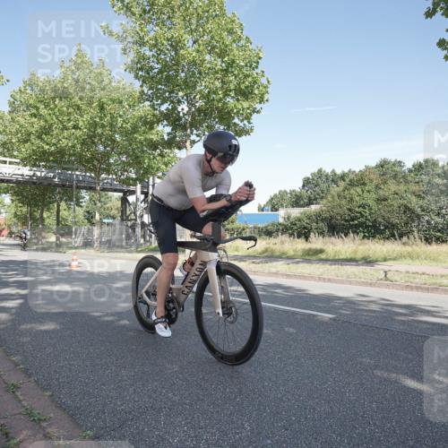 09.08.2026 - GEWOBA Citytriathlon Bremen Michael Burmester http://msf.ph/oto/9953478 09.08.2026 10:45:48 Radfahren 355, 400, 465, 478, 528 meine-sportfotos.de
