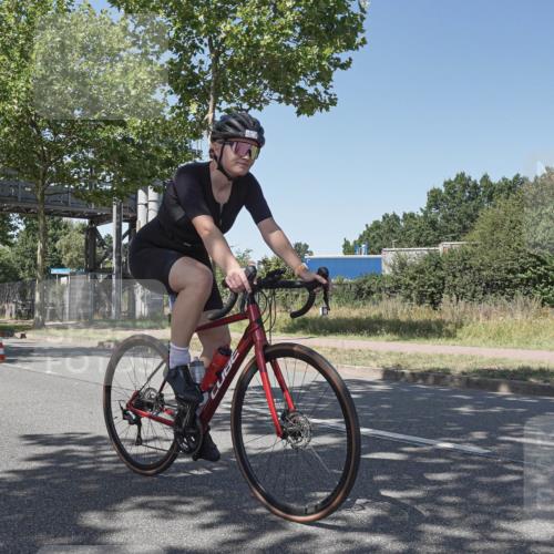 09.08.2026 - GEWOBA Citytriathlon Bremen Michael Burmester http://msf.ph/oto/9953487 09.08.2026 14:19:12 Radfahren 197, 204, 216, 223, 238, 253, 306, 335, 341, 373 meine-sportfotos.de