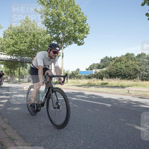 09.08.2026 - GEWOBA Citytriathlon Bremen Michael Burmester http://msf.ph/oto/9953506 09.08.2026 10:46:17 Radfahren 325, 328, 332, 343, 364, 366, 379, 407, 408, 502 meine-sportfotos.de