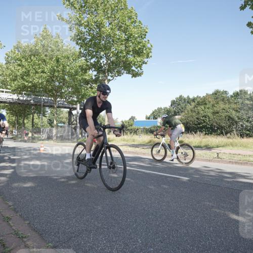 09.08.2026 - GEWOBA Citytriathlon Bremen Michael Burmester http://msf.ph/oto/9953510 09.08.2026 10:46:18 Radfahren 325, 328, 332, 343, 364, 366, 379, 407, 408, 502 meine-sportfotos.de