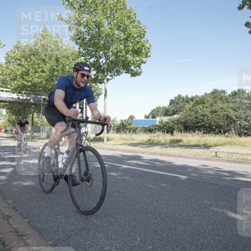 09.08.2026 - GEWOBA Citytriathlon Bremen Michael Burmester http://msf.ph/oto/9953512 09.08.2026 10:46:19 Radfahren 325, 328, 332, 343, 364, 366, 379, 408, 502 meine-sportfotos.de