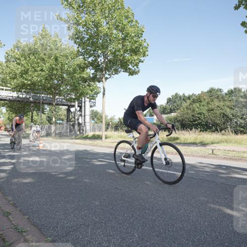 09.08.2026 - GEWOBA Citytriathlon Bremen Michael Burmester http://msf.ph/oto/9953514 09.08.2026 10:46:19 Radfahren 325, 328, 332, 343, 364, 366, 379, 408, 502 meine-sportfotos.de