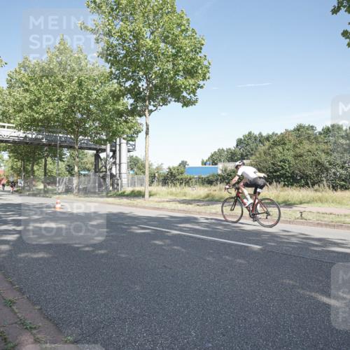 09.08.2026 - GEWOBA Citytriathlon Bremen Michael Burmester http://msf.ph/oto/9953522 09.08.2026 10:46:25 Radfahren 325, 328, 332, 343, 364, 366, 369, 379, 502 meine-sportfotos.de