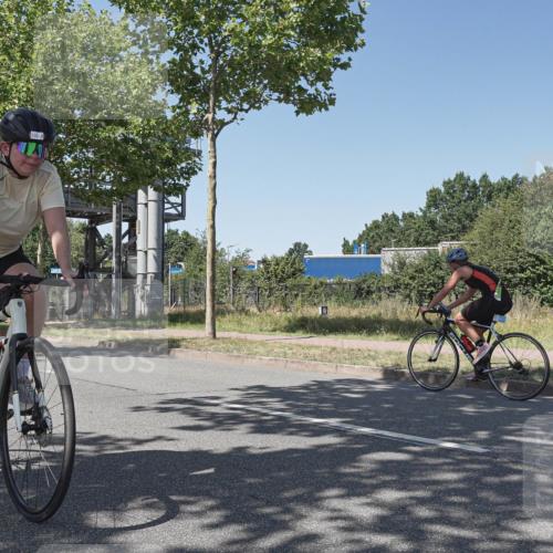 09.08.2026 - GEWOBA Citytriathlon Bremen Michael Burmester http://msf.ph/oto/9953523 09.08.2026 14:19:33 Radfahren 142, 166, 230, 261, 273, 281, 319, 330, 342, 434, 454, 487, 521, 523 meine-sportfotos.de