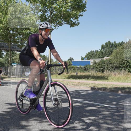 09.08.2026 - GEWOBA Citytriathlon Bremen Michael Burmester http://msf.ph/oto/9953525 09.08.2026 14:19:34 Radfahren 142, 166, 206, 230, 261, 273, 281, 319, 330, 342, 434, 454, 487, 521, 523 meine-sportfotos.de