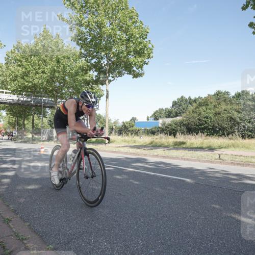 09.08.2026 - GEWOBA Citytriathlon Bremen Michael Burmester http://msf.ph/oto/9953588 09.08.2026 10:47:35 Radfahren 295, 298, 479, 516 meine-sportfotos.de