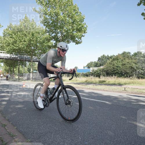 09.08.2026 - GEWOBA Citytriathlon Bremen Michael Burmester http://msf.ph/oto/9953609 09.08.2026 10:47:55 Radfahren 25, 300, 363, 396, 437 meine-sportfotos.de