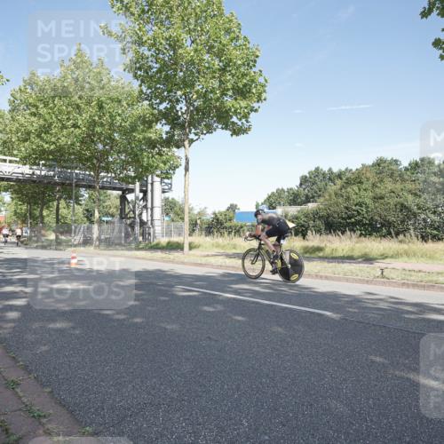 09.08.2026 - GEWOBA Citytriathlon Bremen Michael Burmester http://msf.ph/oto/9953611 09.08.2026 10:47:56 Radfahren 25, 300, 327, 363, 396, 437 meine-sportfotos.de