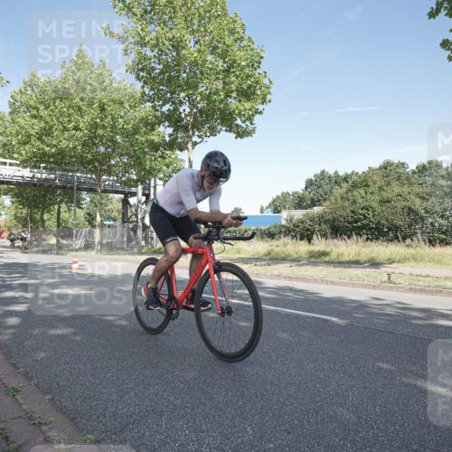 09.08.2026 - GEWOBA Citytriathlon Bremen Michael Burmester http://msf.ph/oto/9953613 09.08.2026 10:47:58 Radfahren 25, 177, 300, 327, 363, 396, 437 meine-sportfotos.de