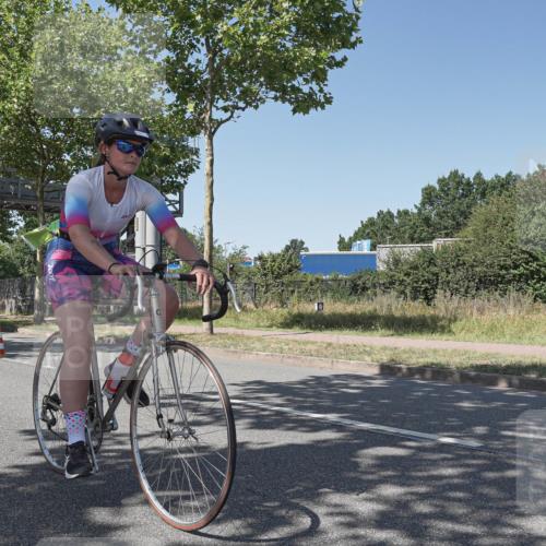 09.08.2026 - GEWOBA Citytriathlon Bremen Michael Burmester http://msf.ph/oto/9953616 09.08.2026 14:20:27 Radfahren 233, 250, 338, 384, 398, 417, 450, 456, 482, 532 meine-sportfotos.de