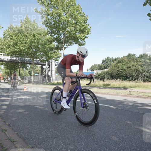 09.08.2026 - GEWOBA Citytriathlon Bremen Michael Burmester http://msf.ph/oto/9953617 09.08.2026 10:48:02 Radfahren 25, 177, 300, 327, 363, 396 meine-sportfotos.de