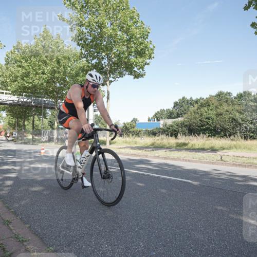 09.08.2026 - GEWOBA Citytriathlon Bremen Michael Burmester http://msf.ph/oto/9953642 09.08.2026 10:48:37 Radfahren 289, 352, 394, 405, 472 meine-sportfotos.de