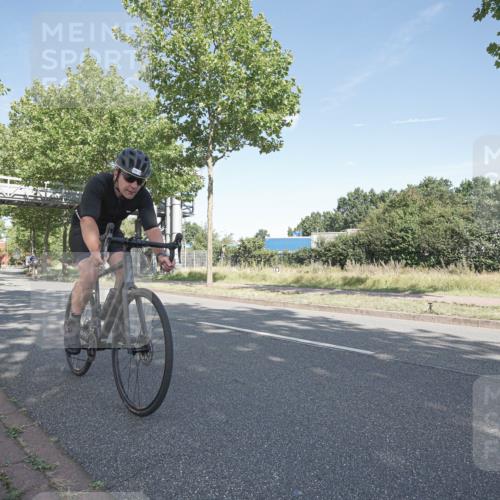 09.08.2026 - GEWOBA Citytriathlon Bremen Michael Burmester http://msf.ph/oto/9953657 09.08.2026 10:49:07 Radfahren 294, 388 meine-sportfotos.de