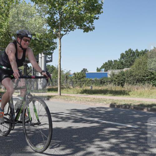 09.08.2026 - GEWOBA Citytriathlon Bremen Michael Burmester http://msf.ph/oto/9953672 09.08.2026 14:21:03 Radfahren 30, 214, 231, 252, 255, 268, 390, 409, 479, 508, 515 meine-sportfotos.de