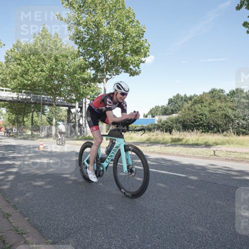 09.08.2026 - GEWOBA Citytriathlon Bremen Michael Burmester http://msf.ph/oto/9953696 09.08.2026 10:49:39 Radfahren 299, 320, 508 meine-sportfotos.de