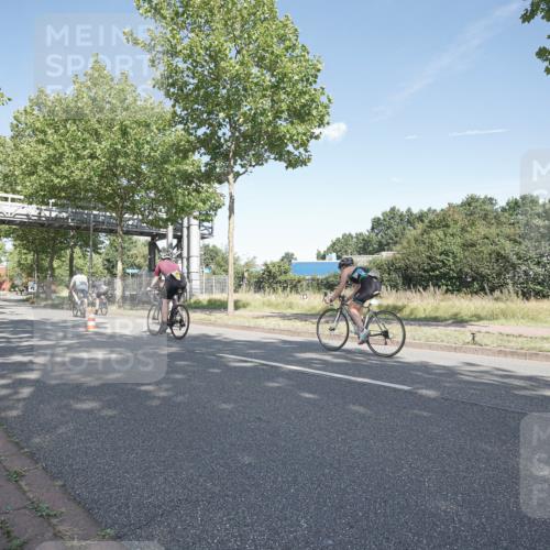 09.08.2026 - GEWOBA Citytriathlon Bremen Michael Burmester http://msf.ph/oto/9953709 09.08.2026 10:49:54 Radfahren 317, 410, 458 meine-sportfotos.de